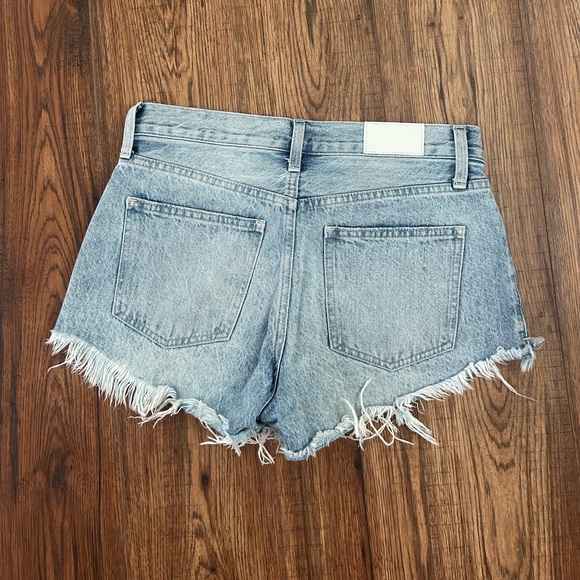 Size 26 low-rise Pistola Jean shorts - Picture 2 of 2